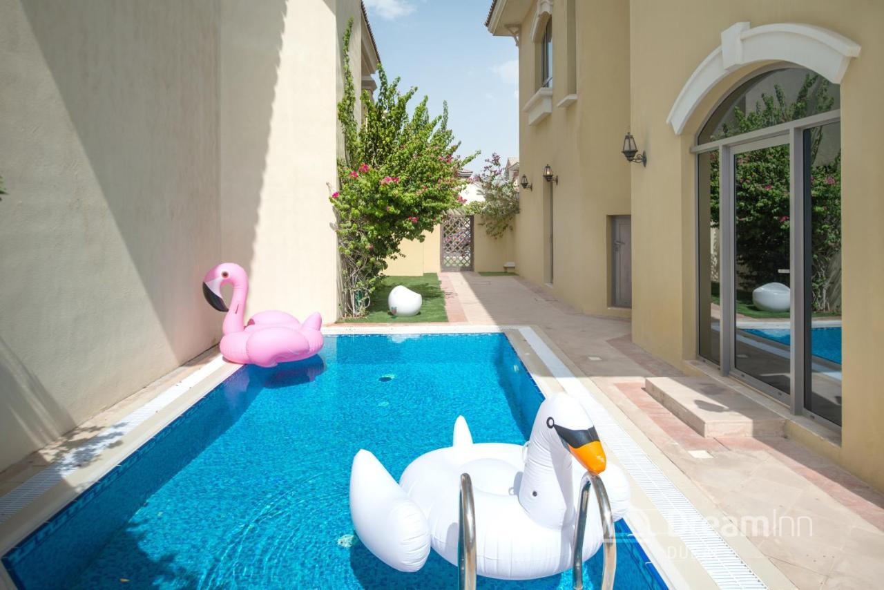 Dream Inn - Signature Villa, Palm Jumeirah, Dubai Dream Inn - Signature Villa, Palm Jumeirah, Dubai