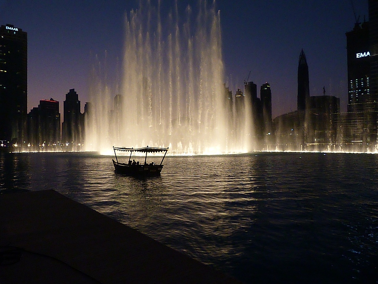 Dubai fountain / Dubai fontein