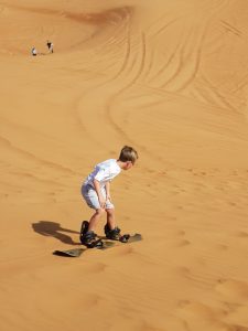 Sandboarden Dubai woestijn